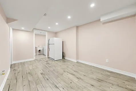 37 Treetops Court Toronto ON M1V 2B9