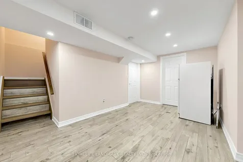 37 Treetops Court Toronto ON M1V 2B9