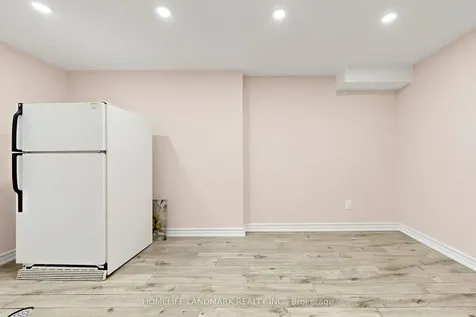 37 Treetops Court Toronto ON M1V 2B9