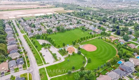 1073 Lockie Drive Oshawa ON L1L 0R9