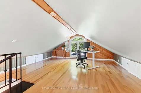 10 Medford Avenue Toronto ON M1L 4G2