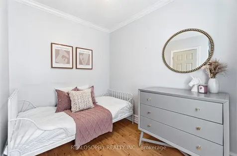 10 Medford Avenue Toronto ON M1L 4G2