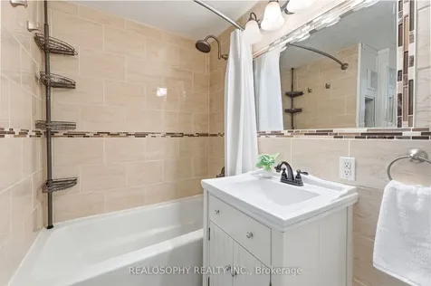 10 Medford Avenue Toronto ON M1L 4G2