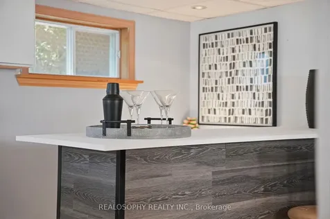 10 Medford Avenue Toronto ON M1L 4G2
