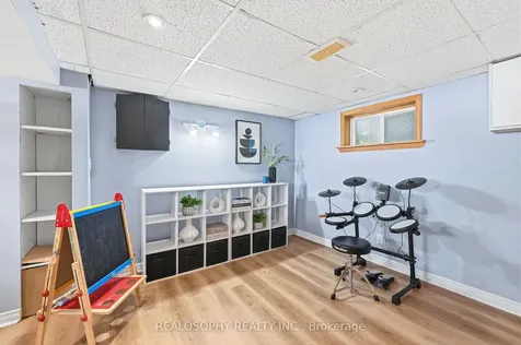 10 Medford Avenue Toronto ON M1L 4G2
