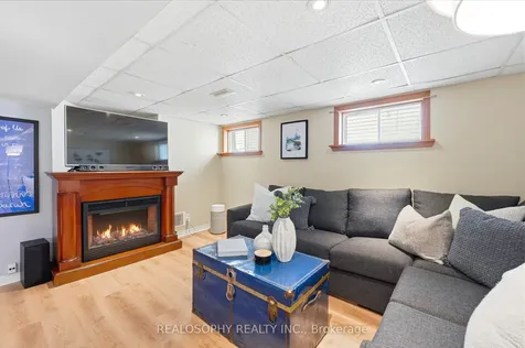 10 Medford Avenue Toronto ON M1L 4G2