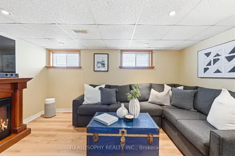 10 Medford Avenue Toronto ON M1L 4G2