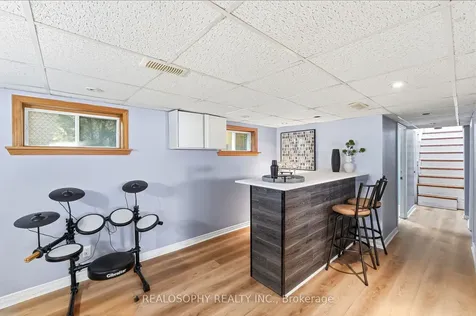 10 Medford Avenue Toronto ON M1L 4G2