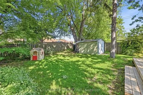 10 Medford Avenue Toronto ON M1L 4G2