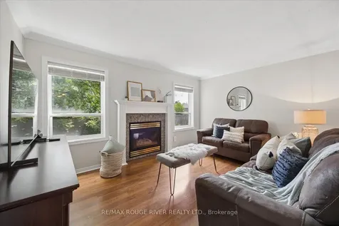 33 Shore Avenue Whitby ON L1R 2L7
