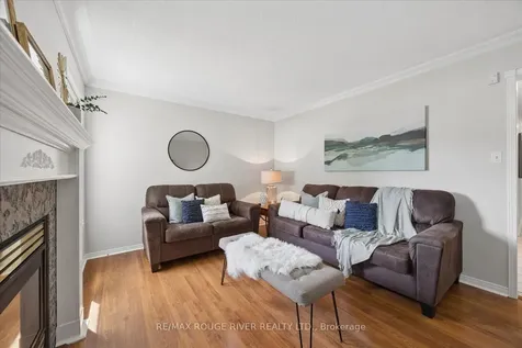 33 Shore Avenue Whitby ON L1R 2L7