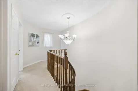 33 Shore Avenue Whitby ON L1R 2L7