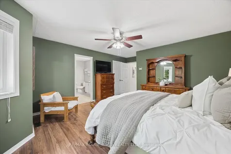 33 Shore Avenue Whitby ON L1R 2L7
