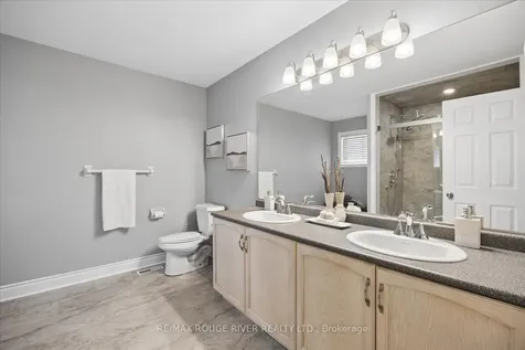 33 Shore Avenue Whitby ON L1R 2L7