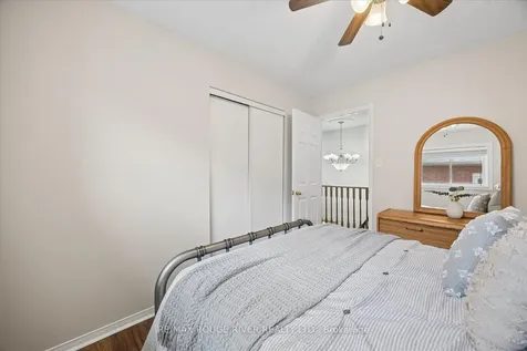 33 Shore Avenue Whitby ON L1R 2L7