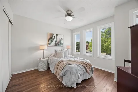 33 Shore Avenue Whitby ON L1R 2L7