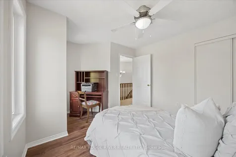 33 Shore Avenue Whitby ON L1R 2L7