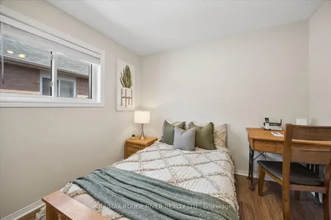 33 Shore Avenue Whitby ON L1R 2L7