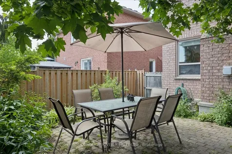 33 Shore Avenue Whitby ON L1R 2L7
