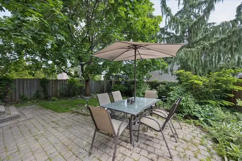 33 Shore Avenue Whitby ON L1R 2L7