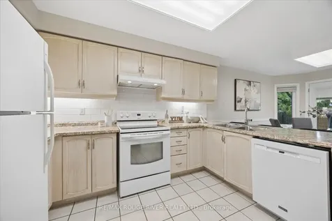 33 Shore Avenue Whitby ON L1R 2L7