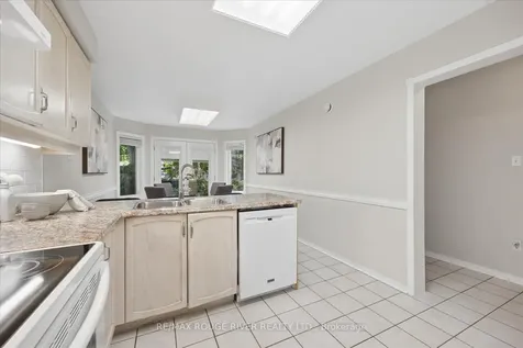 33 Shore Avenue Whitby ON L1R 2L7