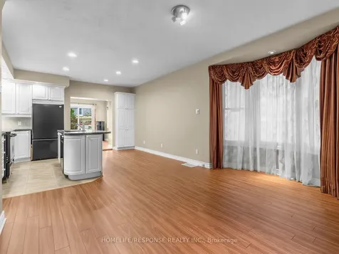 127 Lee Avenue Toronto ON M4E 2P2