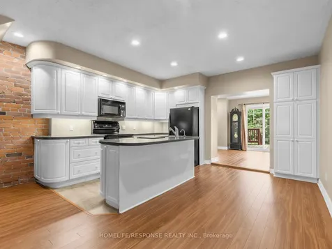 127 Lee Avenue Toronto ON M4E 2P2