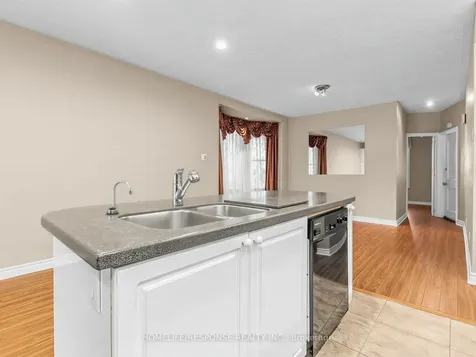 127 Lee Avenue Toronto ON M4E 2P2