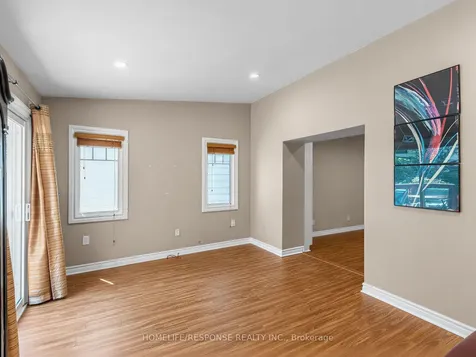 127 Lee Avenue Toronto ON M4E 2P2