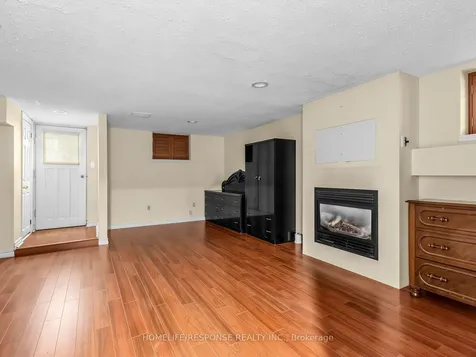 127 Lee Avenue Toronto ON M4E 2P2