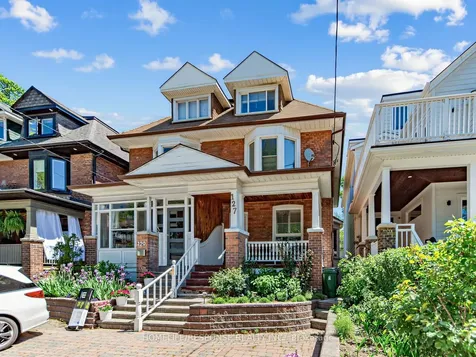 127 Lee Avenue Toronto ON M4E 2P2