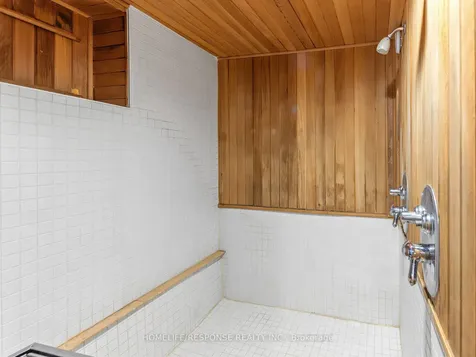 127 Lee Avenue Toronto ON M4E 2P2