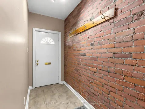 127 Lee Avenue Toronto ON M4E 2P2