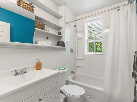 127 Lee Avenue Toronto ON M4E 2P2