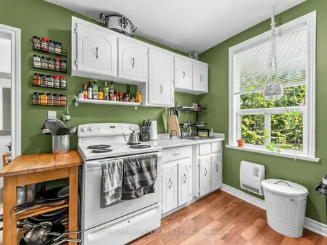 127 Lee Avenue Toronto ON M4E 2P2
