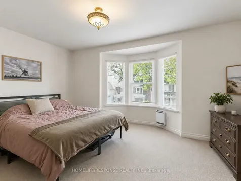 127 Lee Avenue Toronto ON M4E 2P2