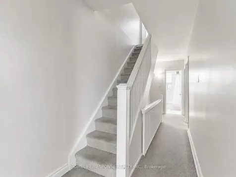 127 Lee Avenue Toronto ON M4E 2P2