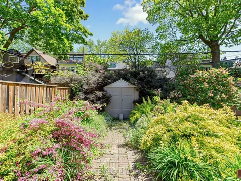 127 Lee Avenue Toronto ON M4E 2P2