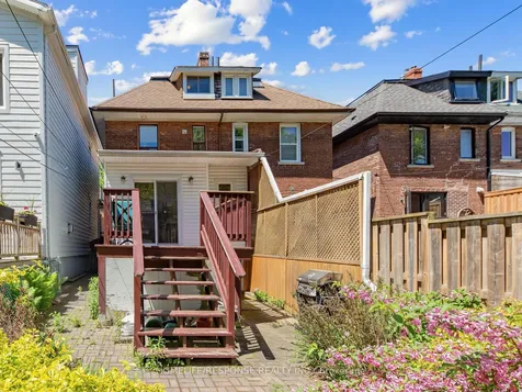 127 Lee Avenue Toronto ON M4E 2P2