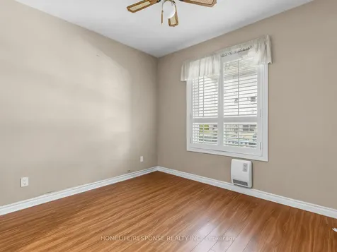 127 Lee Avenue Toronto ON M4E 2P2