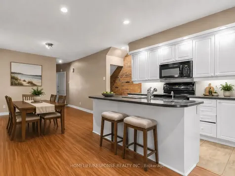 127 Lee Avenue Toronto ON M4E 2P2
