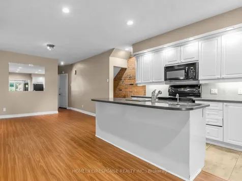 127 Lee Avenue Toronto ON M4E 2P2