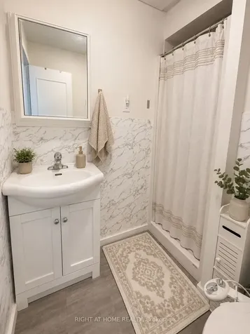 357 Dickens Drive Oshawa ON L1K 1N4