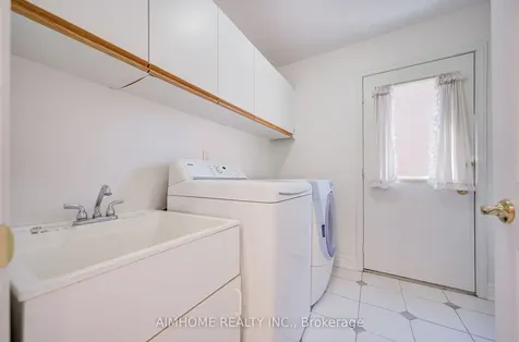 21 Calthorpe Avenue Toronto ON M1C 3S3