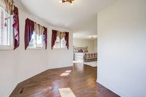 21 Calthorpe Avenue Toronto ON M1C 3S3