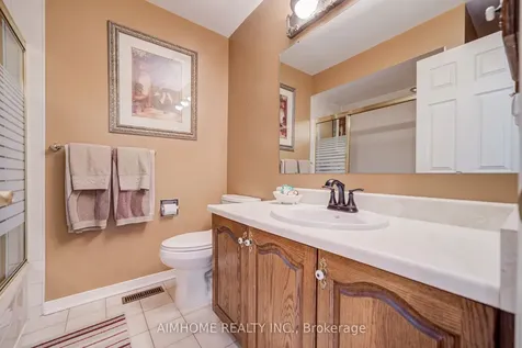 21 Calthorpe Avenue Toronto ON M1C 3S3