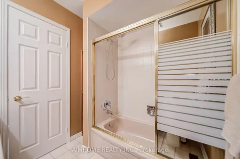 21 Calthorpe Avenue Toronto ON M1C 3S3