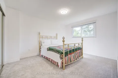 21 Calthorpe Avenue Toronto ON M1C 3S3