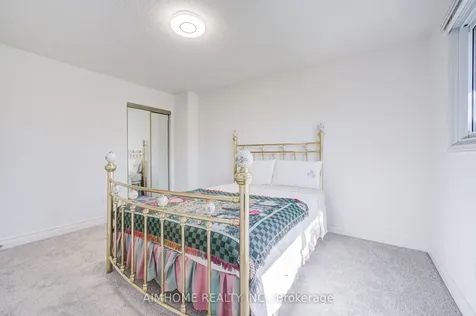 21 Calthorpe Avenue Toronto ON M1C 3S3